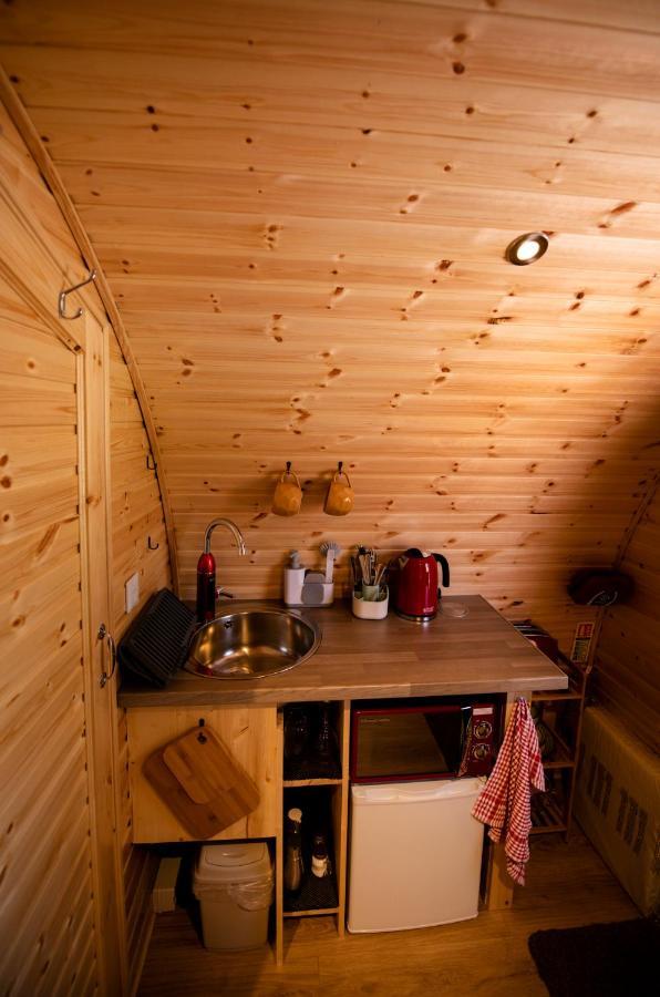 Highland & Transylvania Glamping Pods Roybridge Exterior foto