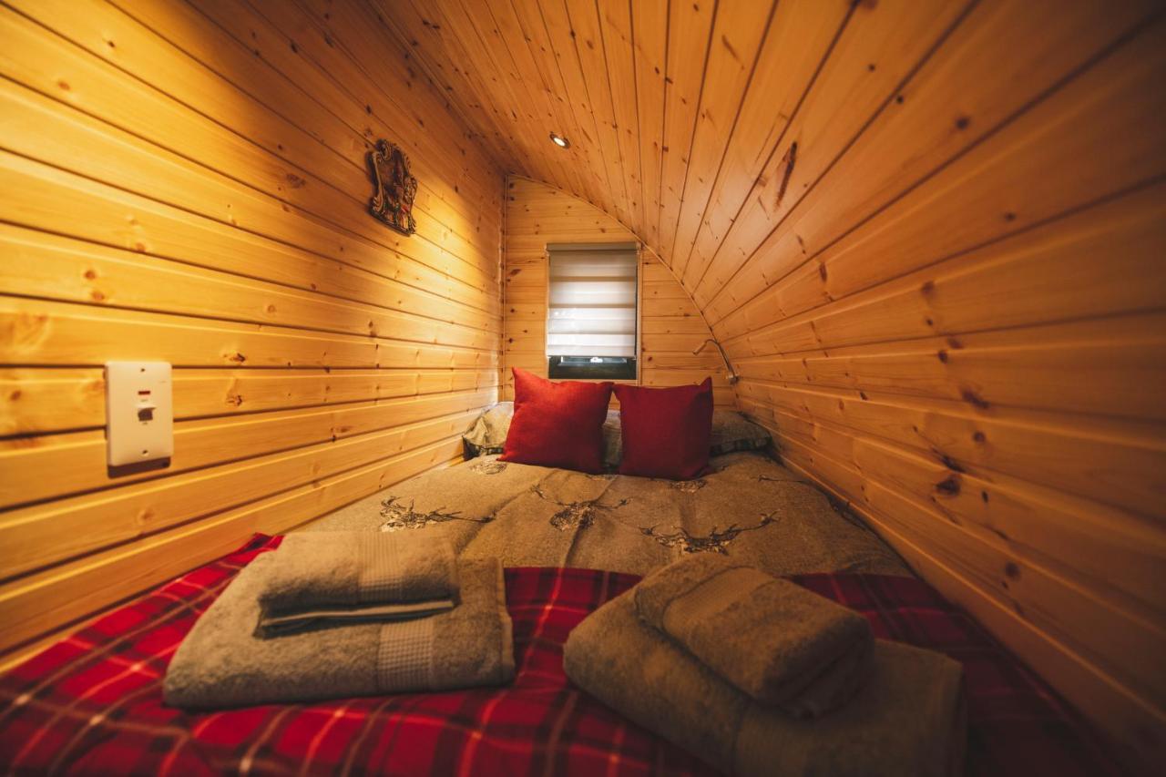 Highland & Transylvania Glamping Pods Roybridge Exterior foto